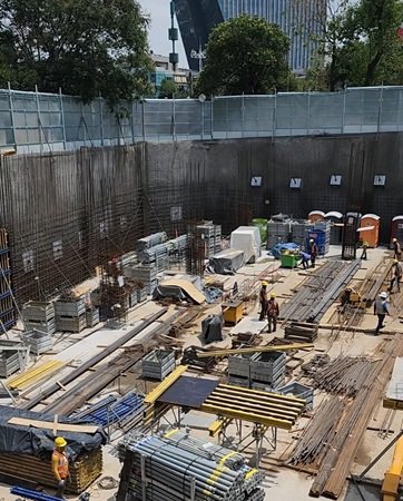 Obra de construcción de centro comercial
